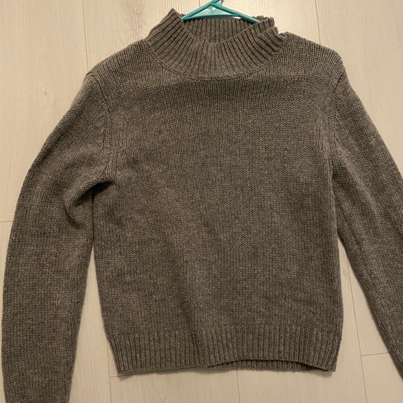 Grey sweater - Picture 2 of 2